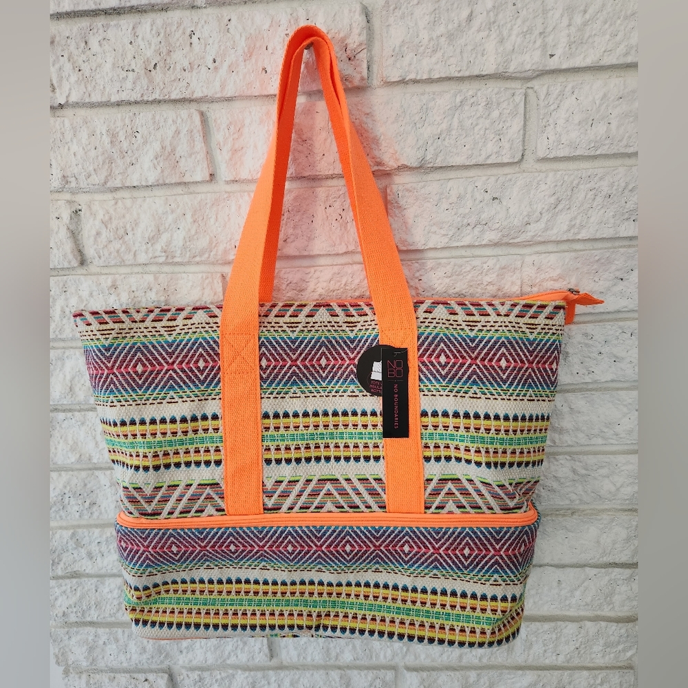 No Boundaries Tote with Insulated Bottom